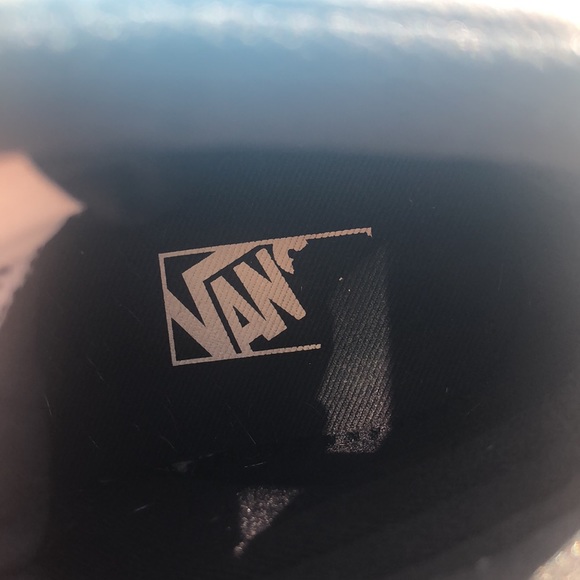 Vans- unisex US size 3 EUR 34 high tops black and red - Picture 7 of 8